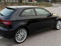 Usado Audi A3 Attraction 105 HP (77 kW) 2014 Preto Sedan
