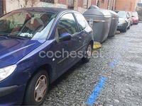 Usado Peugeot 206 75 CV (55 kW) 2004 Azul Berlina