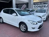 Usado Hyundai i30 Comfort 126 CV (92 kW) 2011 Blanco Familiar