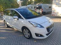 Usado Peugeot 5008 Allure 120 CV (88 kW) 2016 Blanco Monovolumen