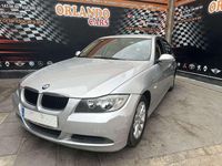 Usado BMW 320 Sport Line 150 CV (110 kW) 2006 Gris Berlina