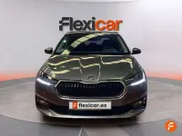 Usado Skoda Fabia Essence 95 CV (69 kW) 2025 Gris Utilitario