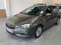 Usado Opel Astra Selective 110 CV (80 kW) 2018 Gris / plata Familiar