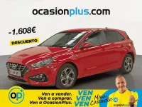Usado Hyundai i30 120 CV (88 kW) 2023 Rojo Utilitario