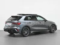 Usado Audi RS3 Sport 400 CV (294 kW) 2025 Gris / plata Berlina