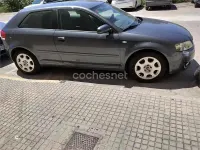 Usado Audi A3 Ambition 102 CV (75 kW) 2004 Negro Utilitario