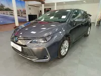 Usado Toyota Corolla Eco 140 CV (102 kW) 2025 Gris / plata Berlina