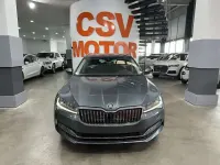 Usado Skoda Superb Ambition 218 CV (160 kW) 2020 Gris Utilitario