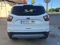 Usado Ford Kuga Business Edition 150 HP (110 kW) 2017 Branco SUV