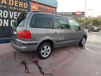 Usado Seat Alhambra Style 140 CV (102 kW) 2010 Marrón Monovolumen