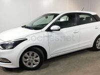 Usado Hyundai i20 84 CV (61 kW) 2015 Blanco Berlina