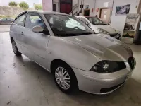 Usado Seat Ibiza Reference 70 CV (51 kW) 2006 Gris / plata Utilitario