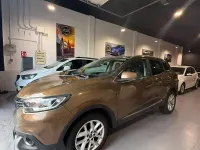 Usado Renault Kadjar Zen 130 CV (95 kW) 2015 Marrón SUV