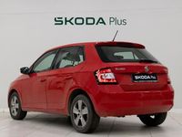 Usado Skoda Fabia Ambition 90 CV (66 kW) 2021 Rojo