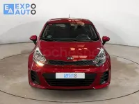 Usado Kia Rio 84 CV (61 kW) 2016 Rojo Utilitario