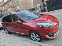 Usado Renault Scénic III Dynamique 130 CV (95 kW) 2013 Granate Monovolumen
