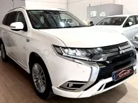 Usado Mitsubishi Outlander P-HEV 224 CV (164 kW) 2021 Blanco SUV