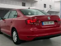 Usado VW Jetta 170 CV (125 kW) 2013 Rojo Berlina