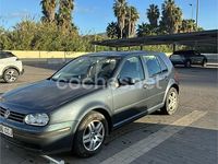 Usado VW Golf IV Highline 105 CV (77 kW) 2002 Gris / plata Familiar