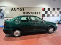 Usado Seat Cordoba Stella 68 CV (50 kW) 2001 Verde Berlina