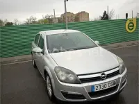 Usado Opel Astra Enjoy 100 CV (73 kW) 2005 Gris / plata Berlina