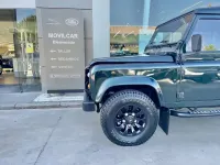 Usado Land Rover Defender 122 CV (89 kW) 2000 Verde Van