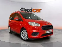 Usado Ford Tourneo Courier Trend 100 CV (73 kW) 2019 Rojo Monovolumen