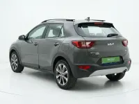 Usado Kia Stonic 120 CV (88 kW) 2023 Gris SUV