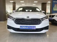 Usado Skoda Fabia Ambition 95 CV (69 kW) 2022 Blanco Utilitario
