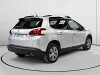 Usado Peugeot 2008 Style 82 CV (60 kW) 2017 Gris / plata SUV
