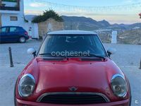 Usado Mini ONE 90 CV (66 kW) 2002 Rojo Utilitario