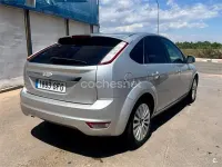 Usado Ford Focus Titanium 115 CV (84 kW) 2008 Gris / plata Berlina