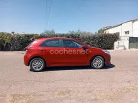 Usado Kia Rio 100 CV (73 kW) 2018 Rojo Berlina