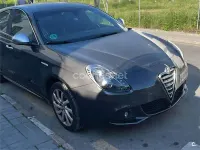Usado Alfa Romeo Giulietta 170 CV (125 kW) 2011 Gris / plata Utilitario