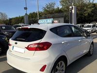 Usado Ford Fiesta Trend 101 CV (74 kW) 2021 Blanco Utilitario