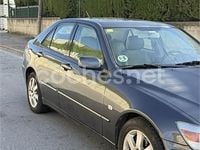 Usado Lexus IS200 Luxury Line 155 CV (114 kW) 2003 Gris / plata Berlina