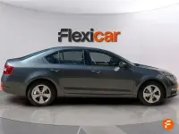 Usado Skoda Octavia 115 CV (84 kW) 2019 Gris Berlina