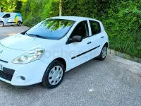 Usado Renault Clio III Collection 75 CV (55 kW) 2014 Blanco Berlina