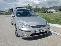 Usado Ford Focus Trend 100 CV (73 kW) 2002 Gris / plata Berlina
