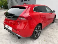 Usado Volvo V40 R-Design Kinetic 115 CV (84 kW) 2013 Rojo Utilitario