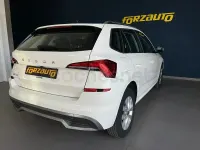 Usado Skoda Kamiq Ambition 110 CV (80 kW) 2021 Blanco SUV