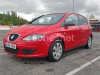 Usado Seat Altea 102 CV (75 kW) 2005 Rojo Monovolumen