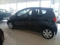 Usado Toyota Aygo 68 CV (50 kW) 2007 Gris / plata Utilitario