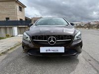 Usado Mercedes CLA180 Shooting Brake 122 CV (89 kW) 2018 Marrón Familiar