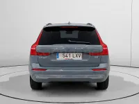 Usado Volvo XC60 Momentum 197 CV (144 kW) 2022 Gris / plata SUV