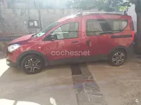 Usado Dacia Dokker Stepway 95 CV (69 kW) 2019 Granate Monovolumen