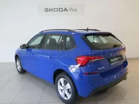 Usado Skoda Kamiq Active 95 CV (69 kW) 2022 Azul SUV