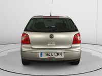 Usado VW Polo Highline 80 CV (58 kW) 2003 Gris / plata Berlina