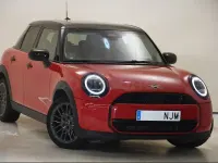Usado Mini Cooper Classic 114 kW (156 CV) 2026 Rojo Utilitario