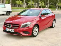 Usado Mercedes A180 Urban 109 CV (80 kW) 2013 Rojo Utilitario